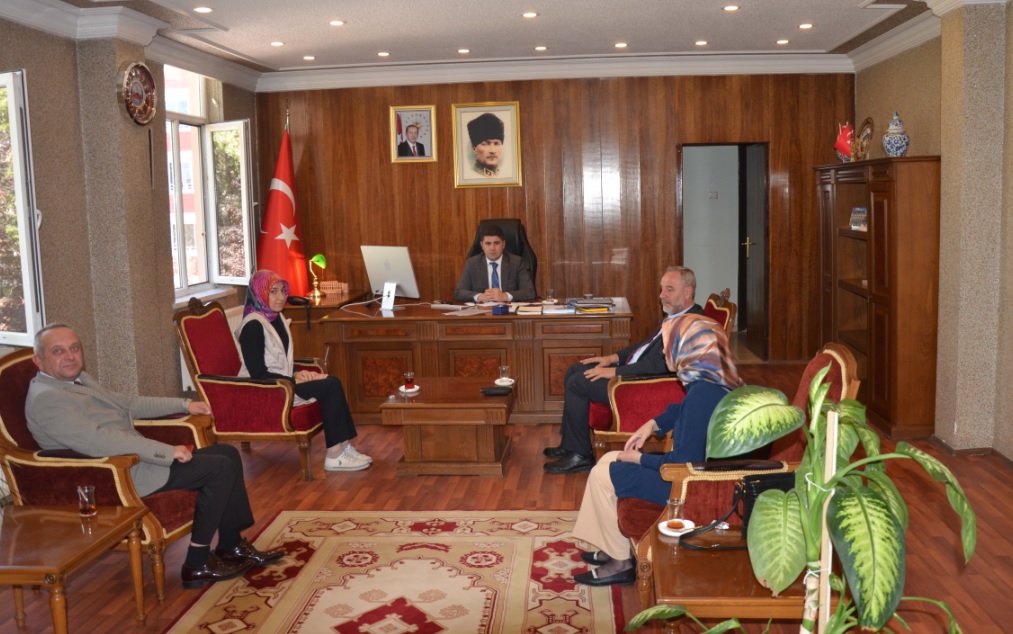 Üniversite Öğrencilerinin Yurt ve Barınma İhtiyaçlarının Görüşüldüğü Toplantı Yapıldı