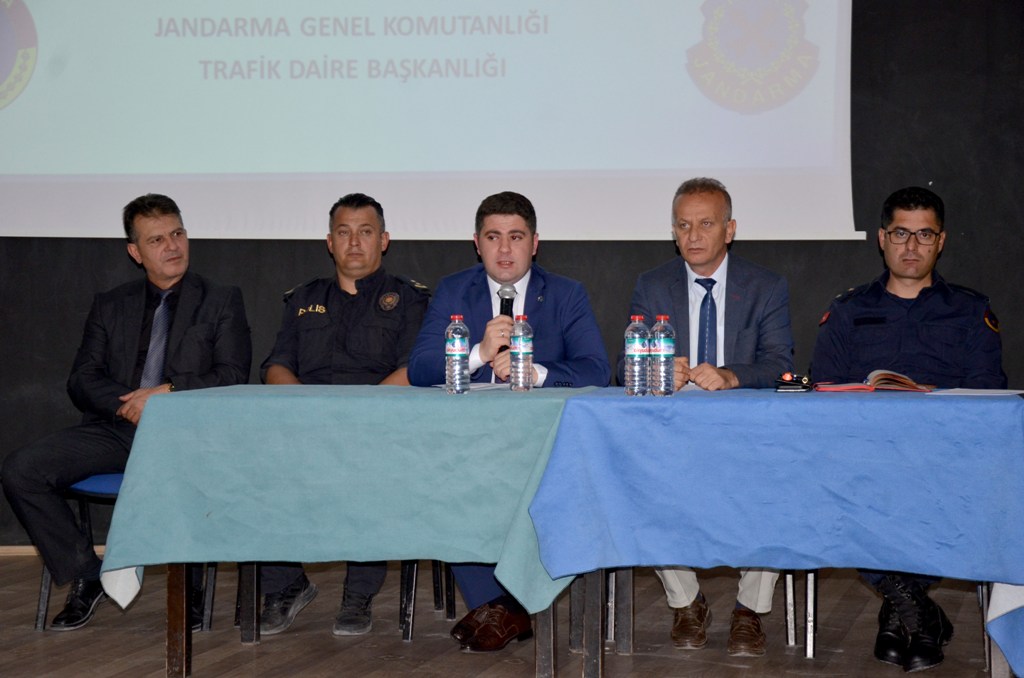  Okul Servis Araçları Sürücülerine Yönelik Trafik Eğitimi Verildi